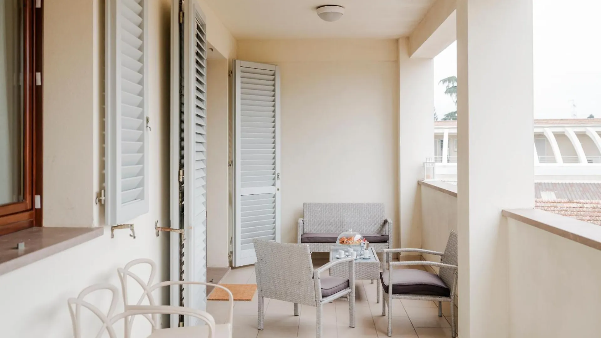 Casa Alessia - Romantic Urban Retreat With Terrace Florence