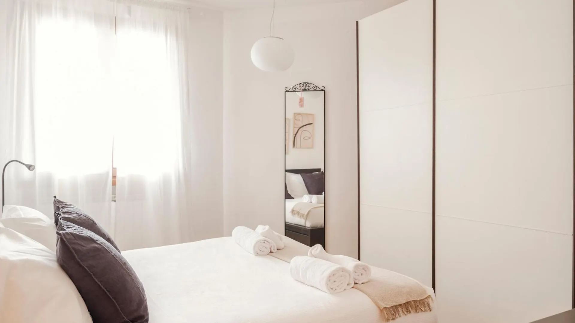 Casa Alessia - Romantic Urban Retreat With Terrace Florence