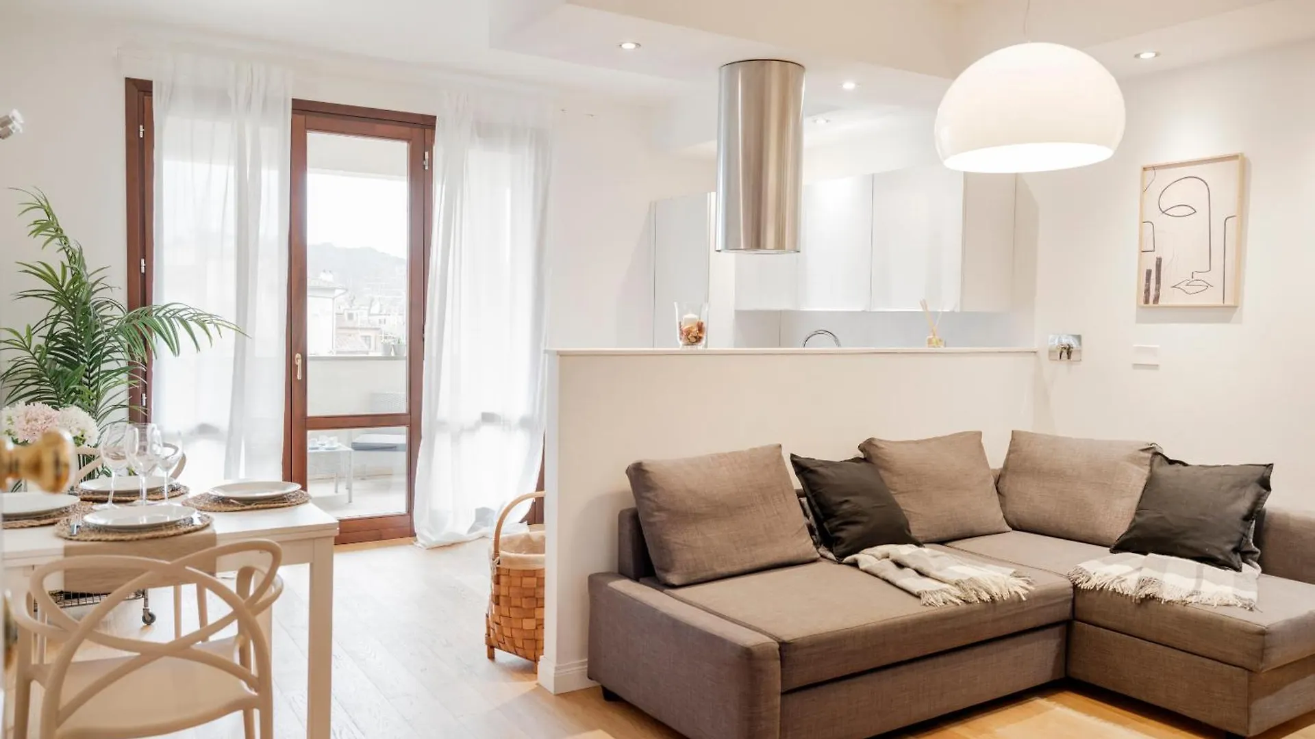 Casa Alessia - Romantic Urban Retreat With Terrace Florence
